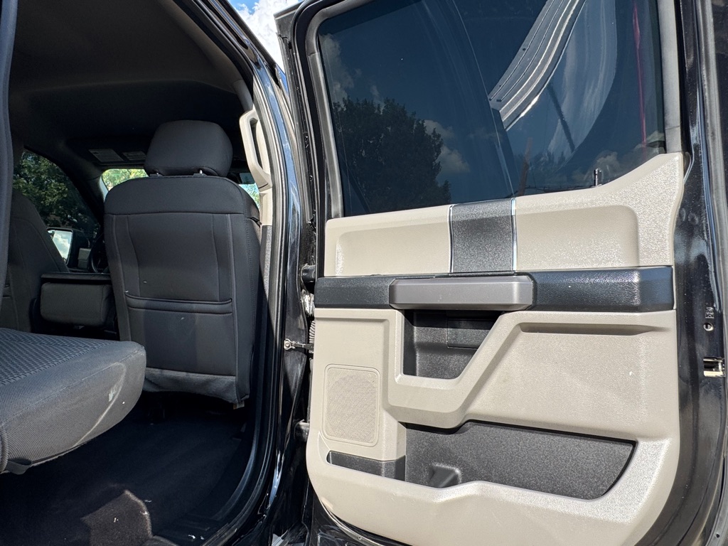 Photo 28 of this FORD F-150