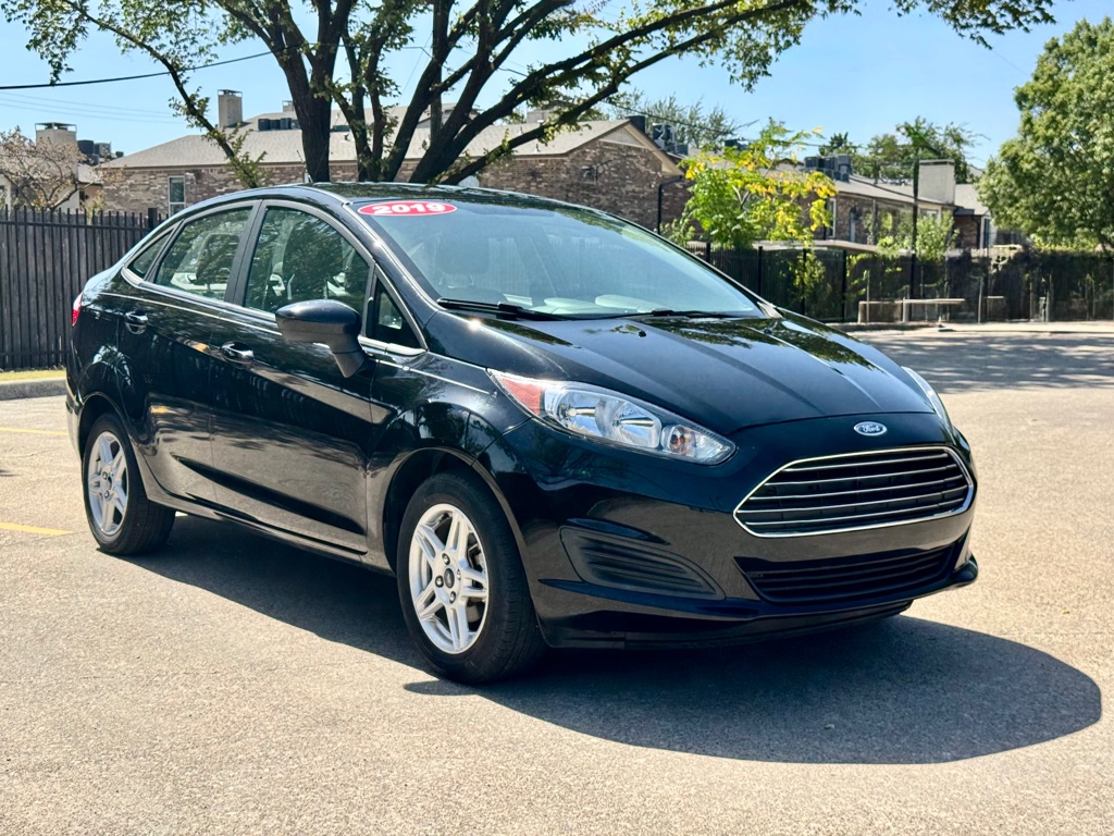 Photo 2 of this FORD FIESTA