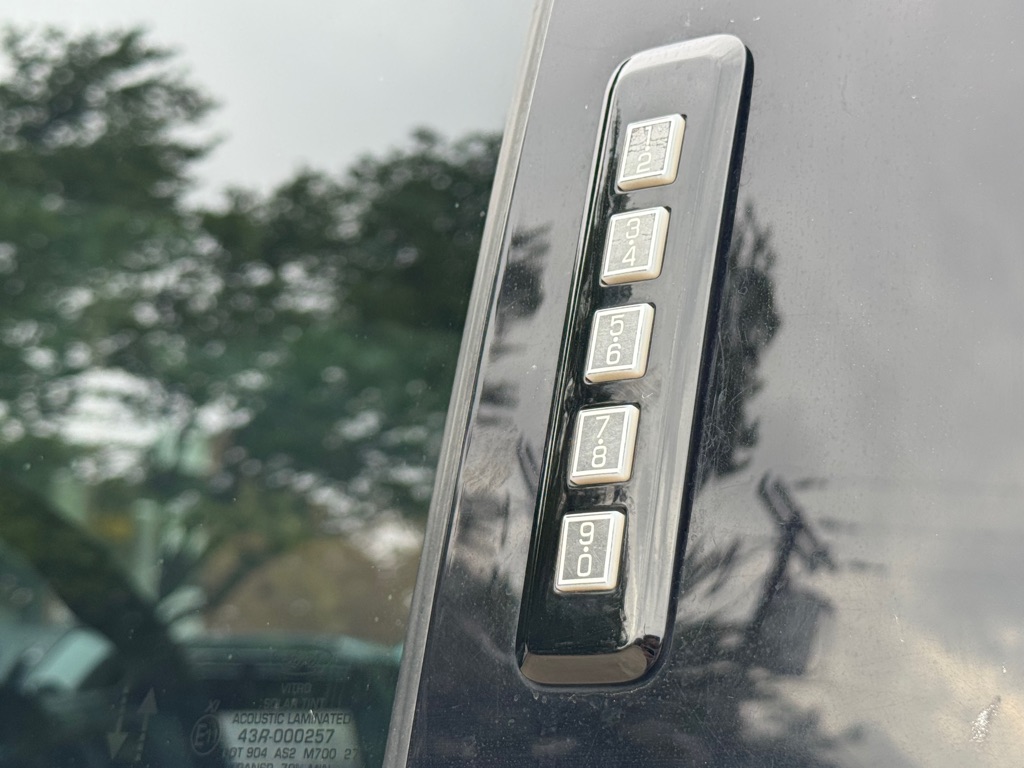 Photo 32 of this FORD F-150