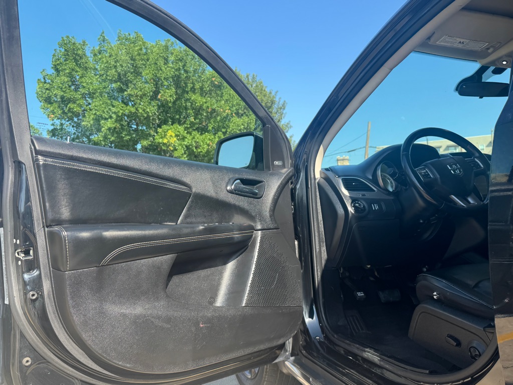 Photo 5 of this DODGE JOURNEY
