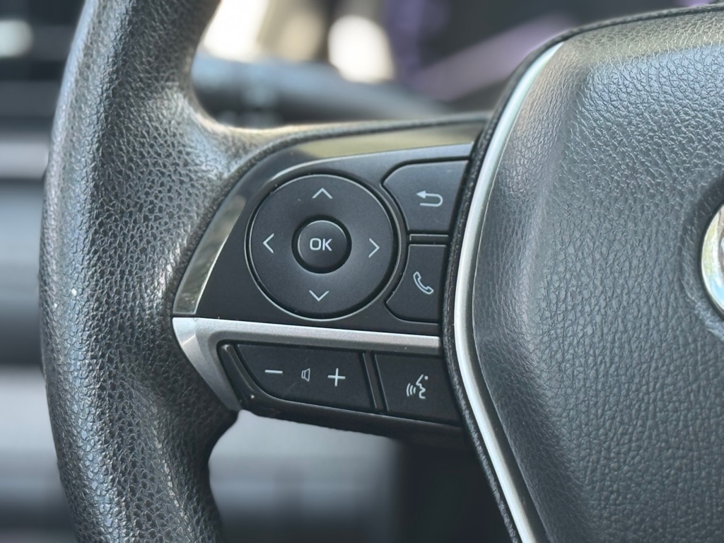 Photo 11 of this TOYOTA CAMRY