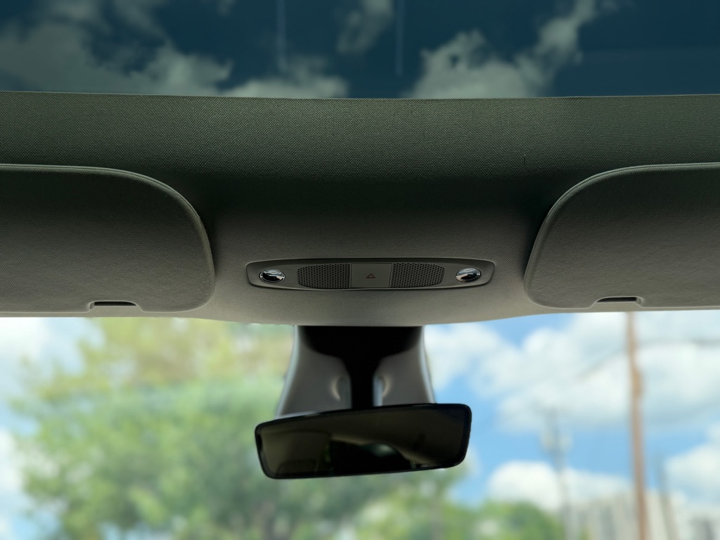 Photo 17 of this TESLA MODEL Y