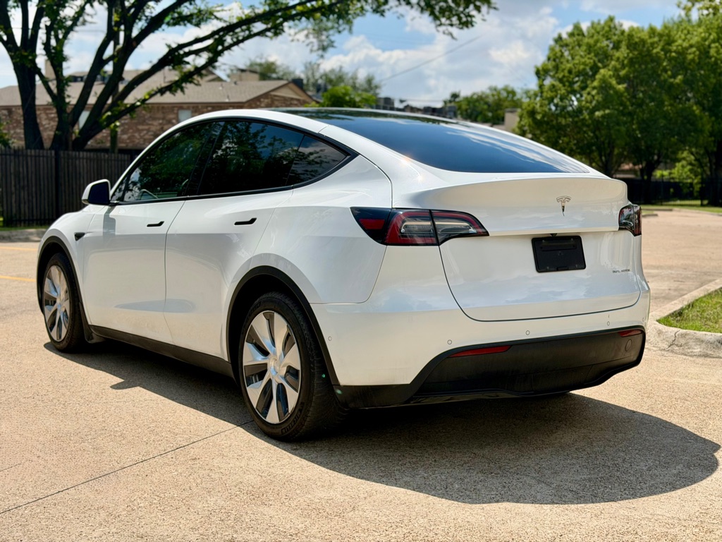 Photo 3 of this TESLA MODEL Y
