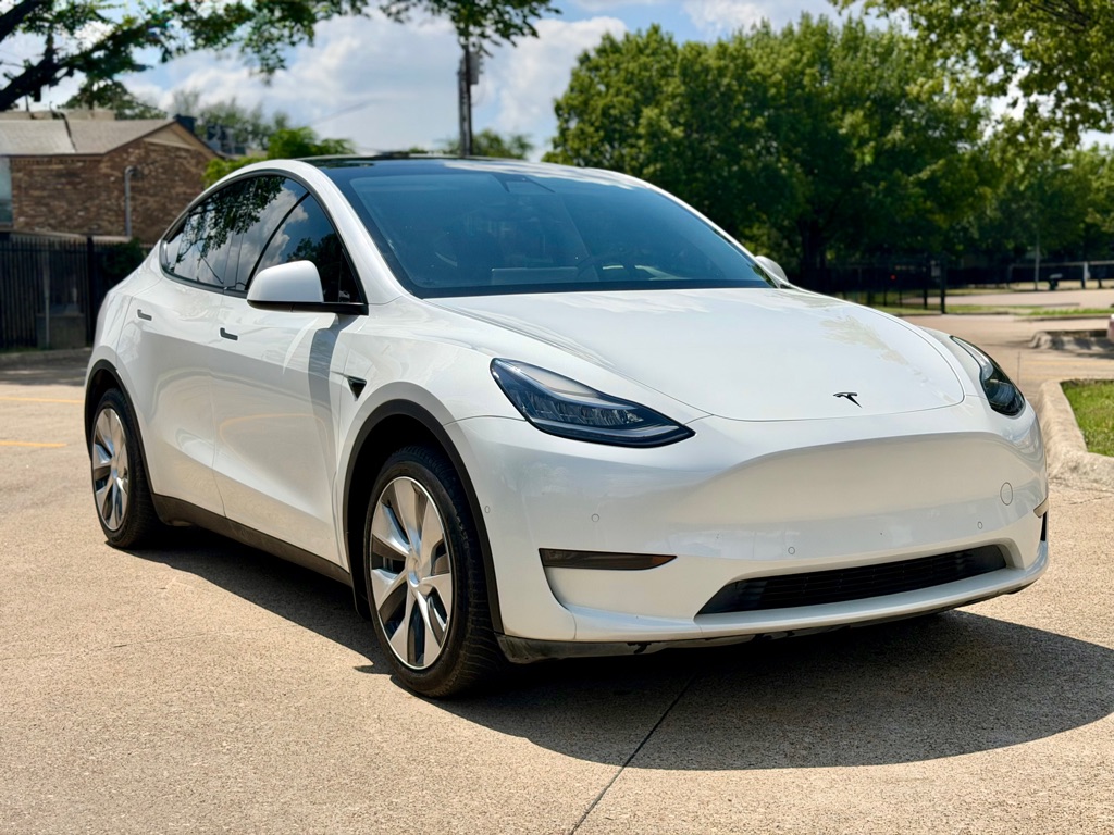 Photo 2 of this TESLA MODEL Y