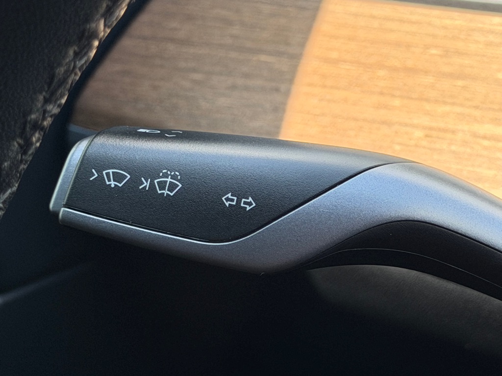 Photo 10 of this TESLA MODEL Y