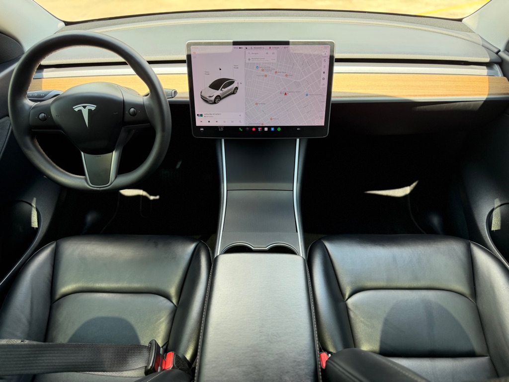 Photo 12 of this TESLA MODEL Y