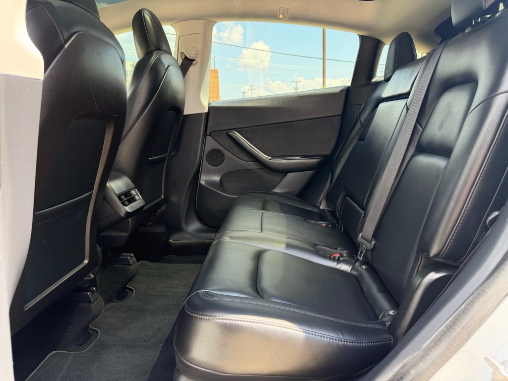 Photo 19 of this TESLA MODEL Y