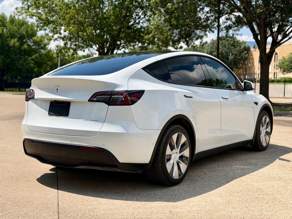 Photo 4 of this TESLA MODEL Y