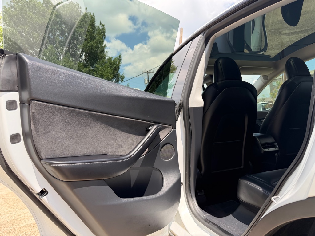 Photo 18 of this TESLA MODEL Y