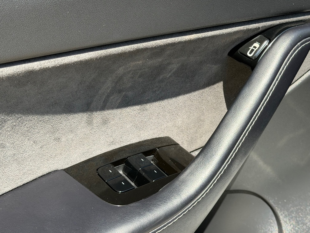 Photo 6 of this TESLA MODEL Y