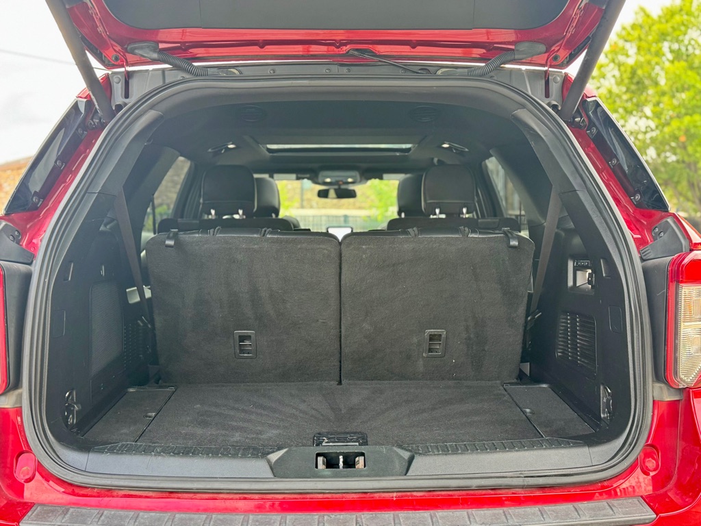 Photo 32 of this FORD EXPLORER