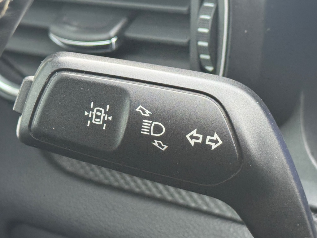 Photo 14 of this FORD EXPLORER
