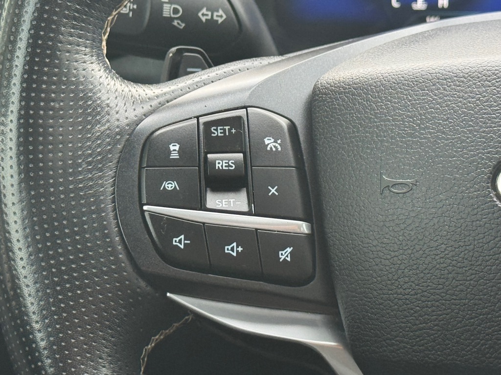 Photo 12 of this FORD EXPLORER