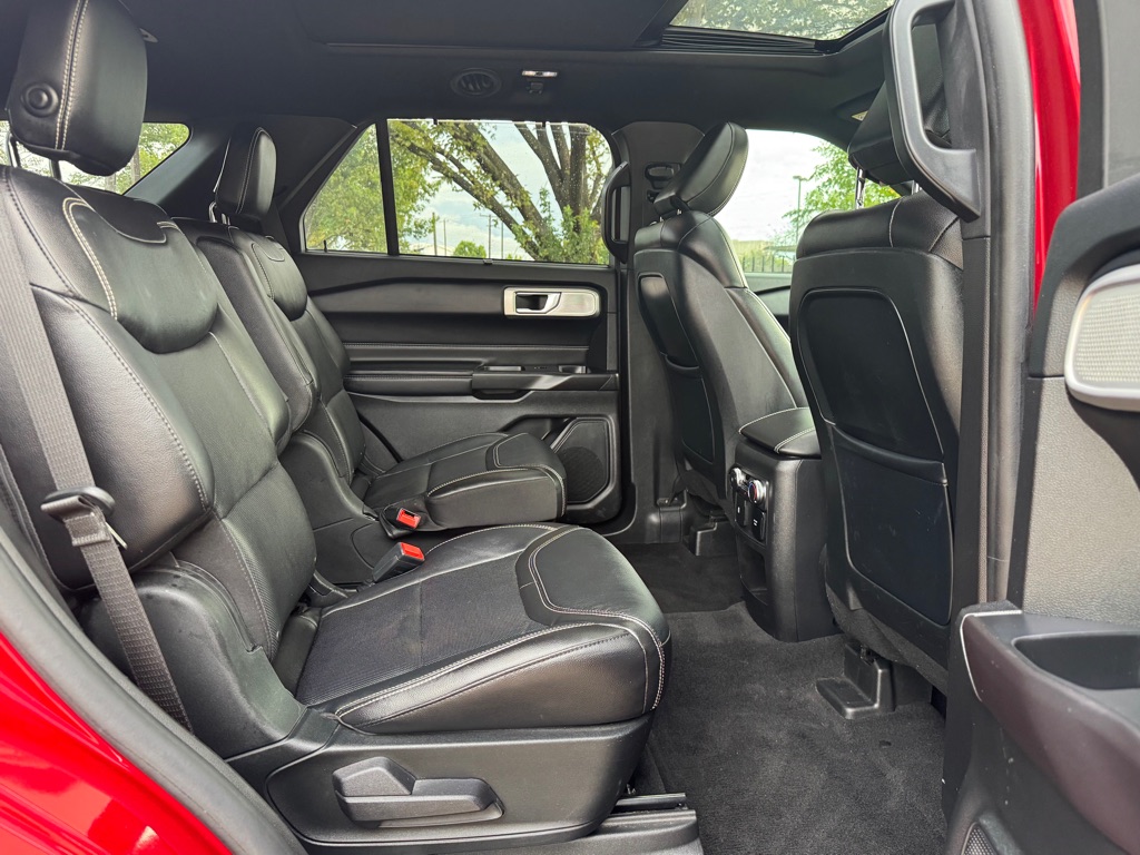 Photo 29 of this FORD EXPLORER