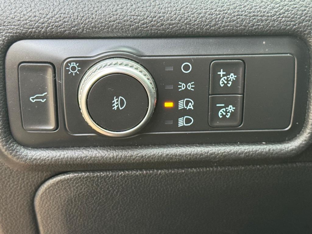 Photo 10 of this FORD EXPLORER