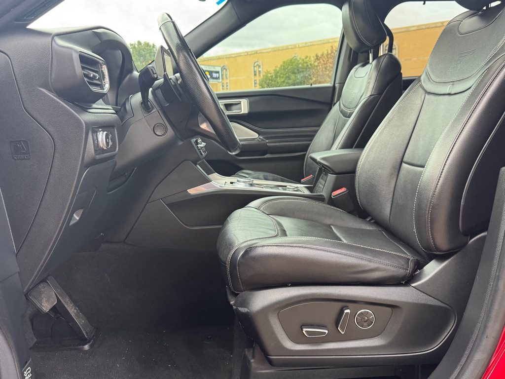 Photo 6 of this FORD EXPLORER