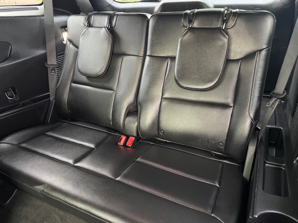 Photo 27 of this FORD EXPLORER