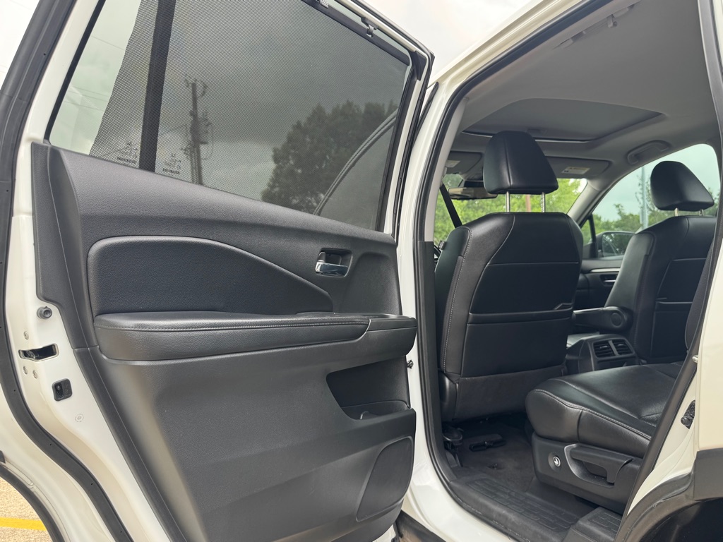 Photo 26 of this HONDA PILOT