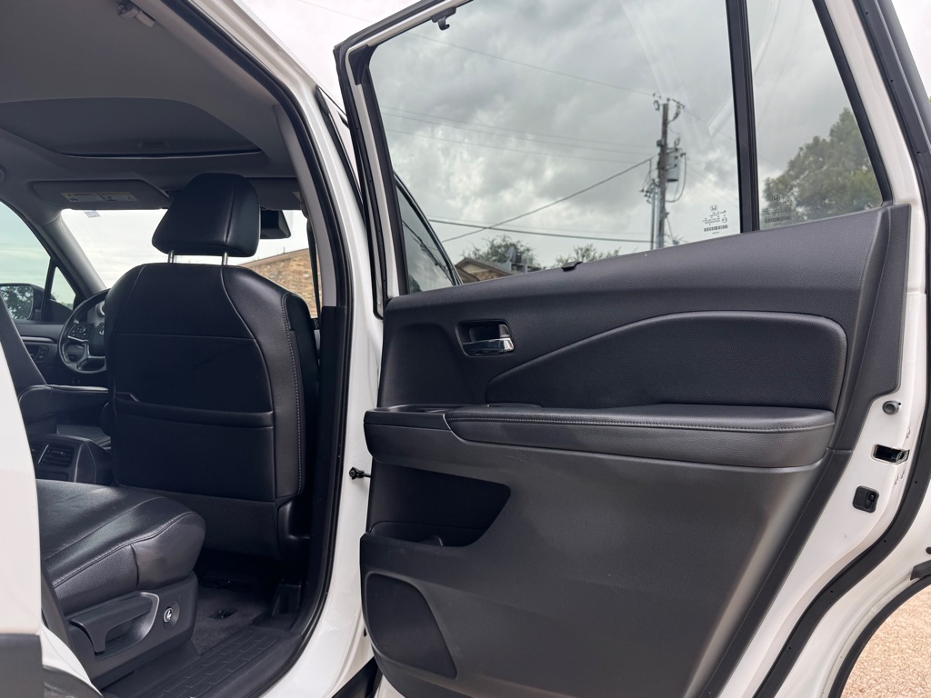 Photo 29 of this HONDA PILOT