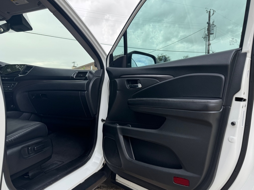 Photo 31 of this HONDA PILOT