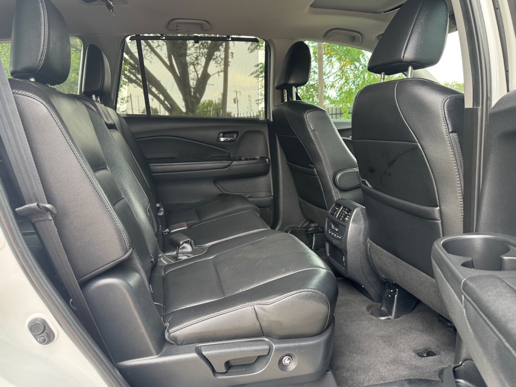 Photo 30 of this HONDA PILOT