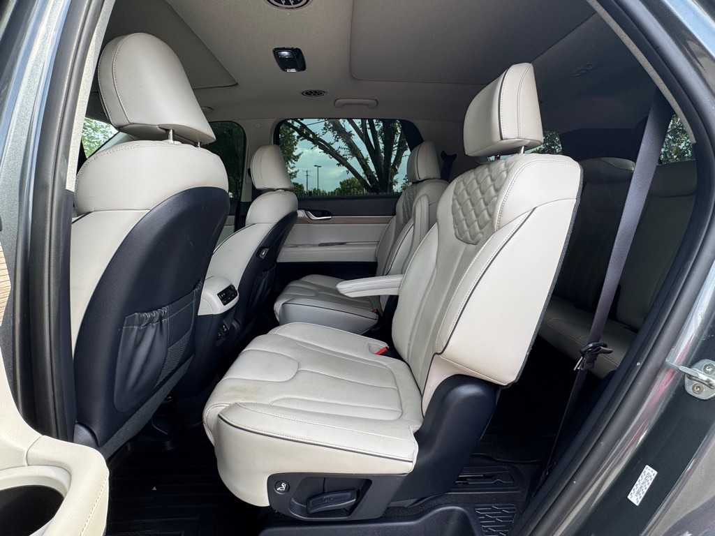 Photo 25 of this HYUNDAI PALISADE