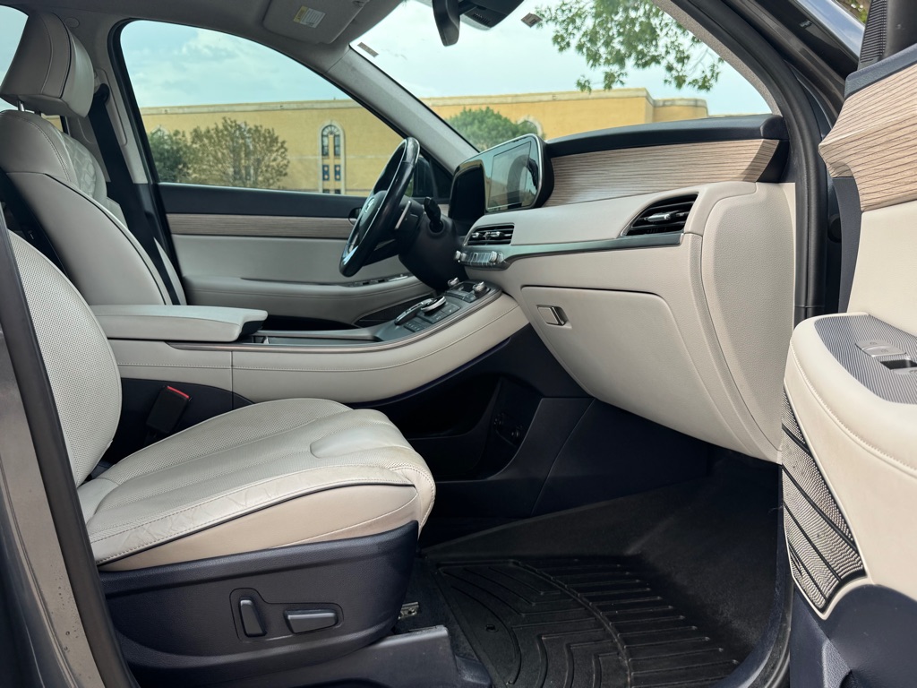 Photo 30 of this HYUNDAI PALISADE