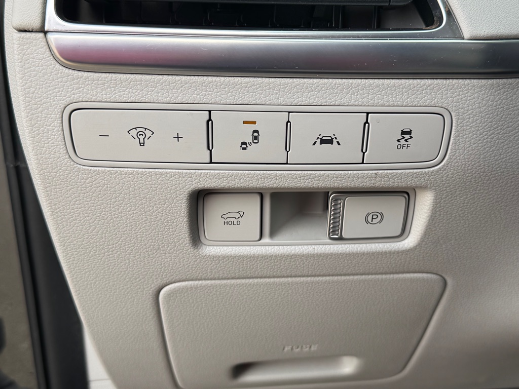 Photo 9 of this HYUNDAI PALISADE
