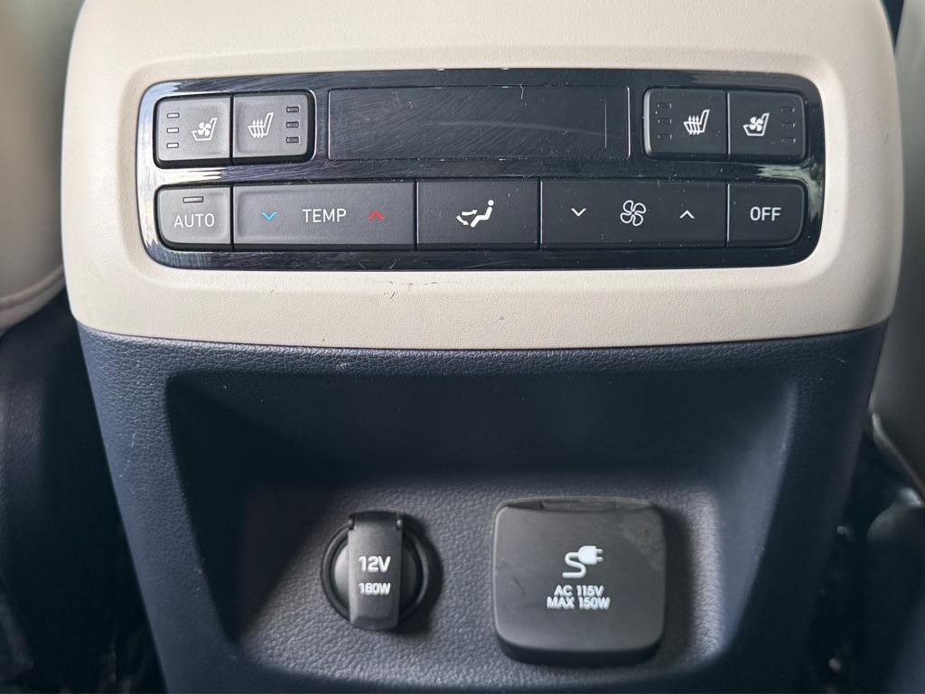 Photo 24 of this HYUNDAI PALISADE