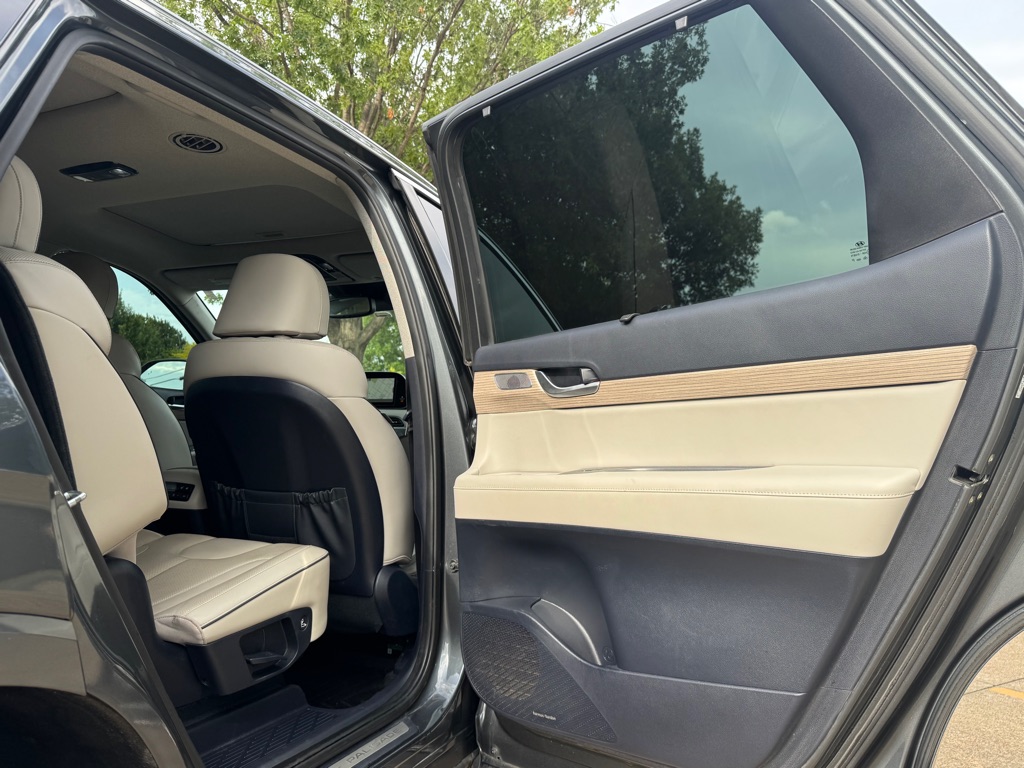Photo 27 of this HYUNDAI PALISADE