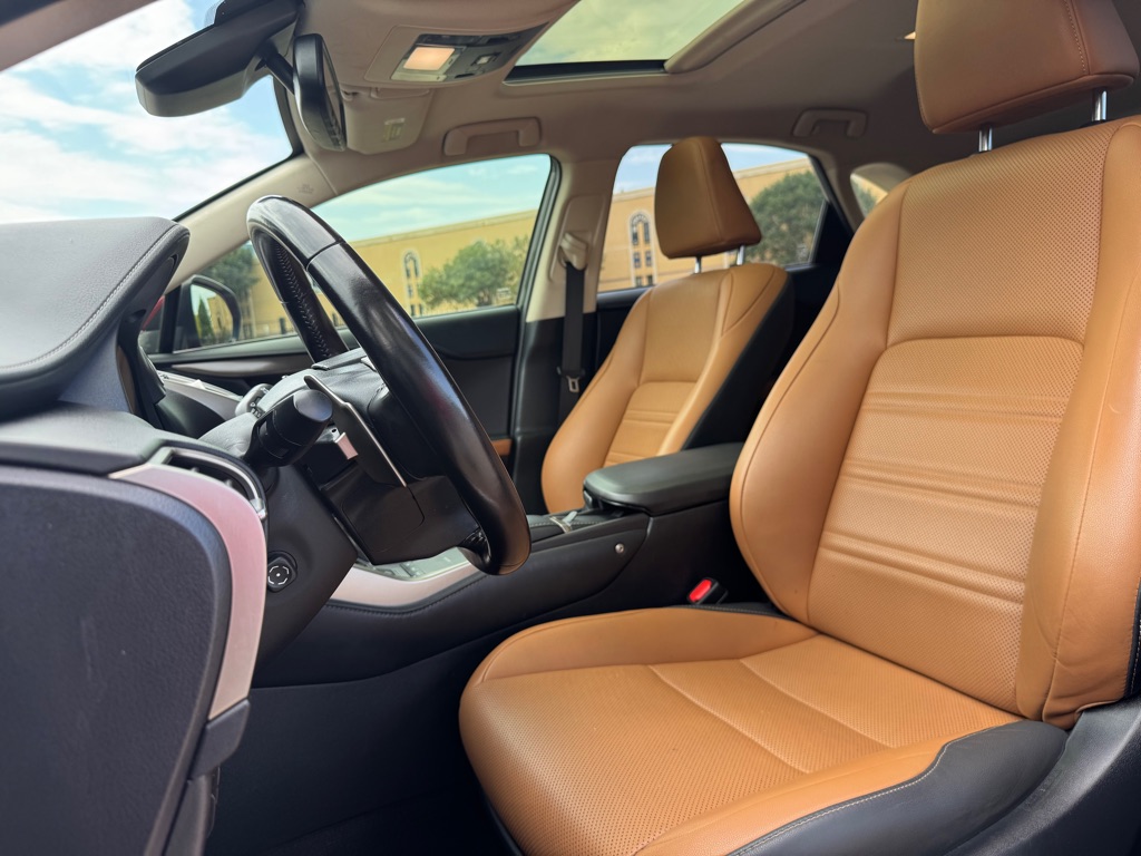 Photo 32 of this LEXUS NX 300