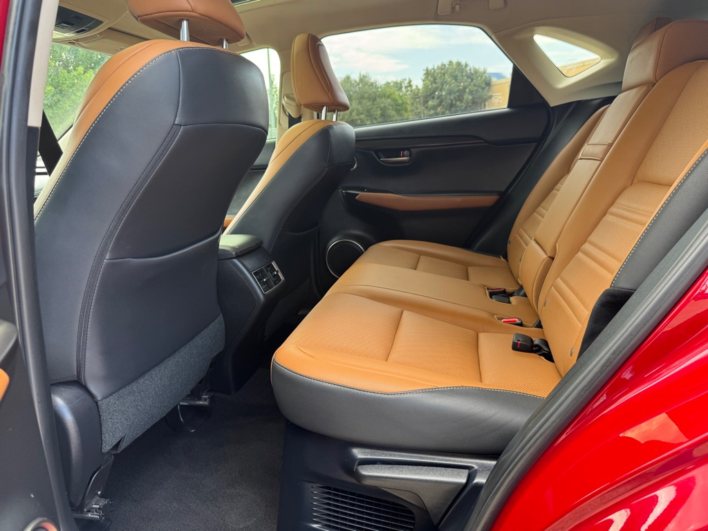 Photo 26 of this LEXUS NX 300