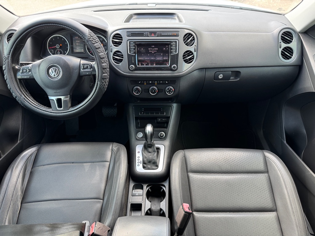 Photo 15 of this VOLKSWAGEN TIGUAN