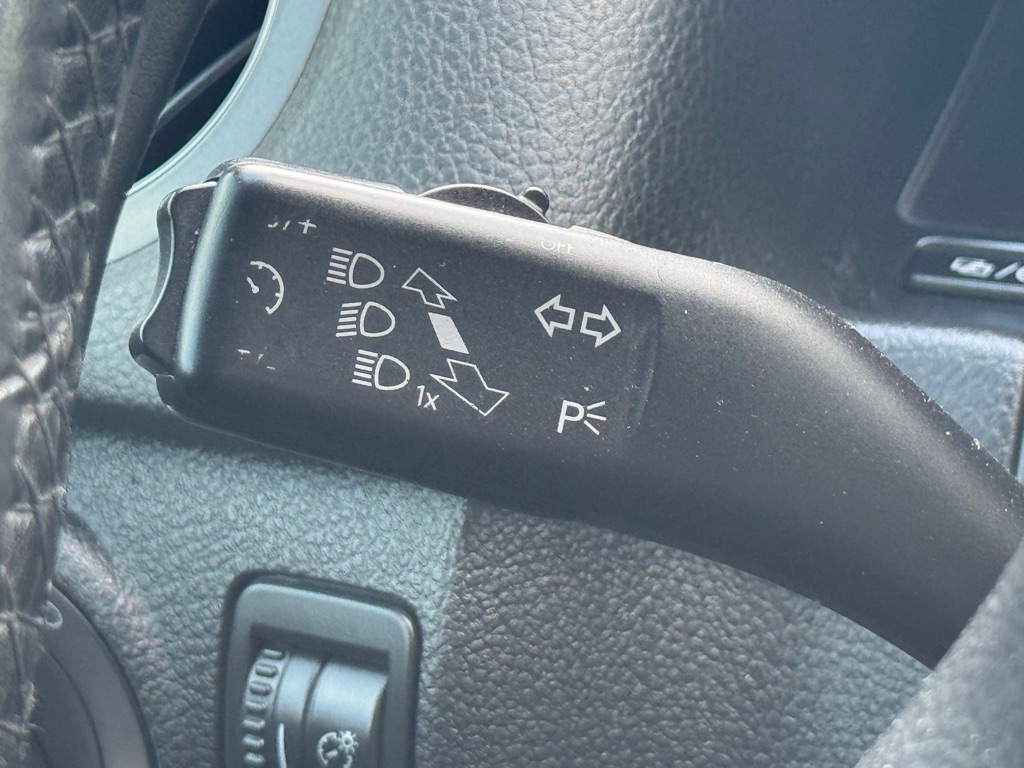 Photo 12 of this VOLKSWAGEN TIGUAN