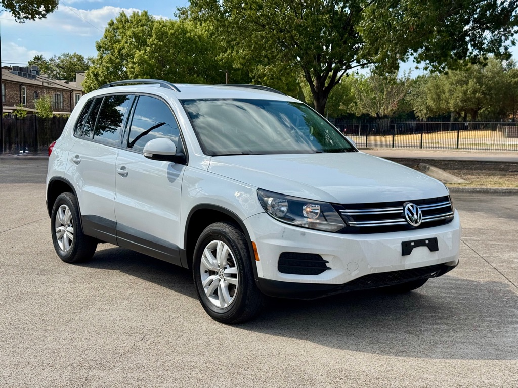 Photo 2 of this VOLKSWAGEN TIGUAN