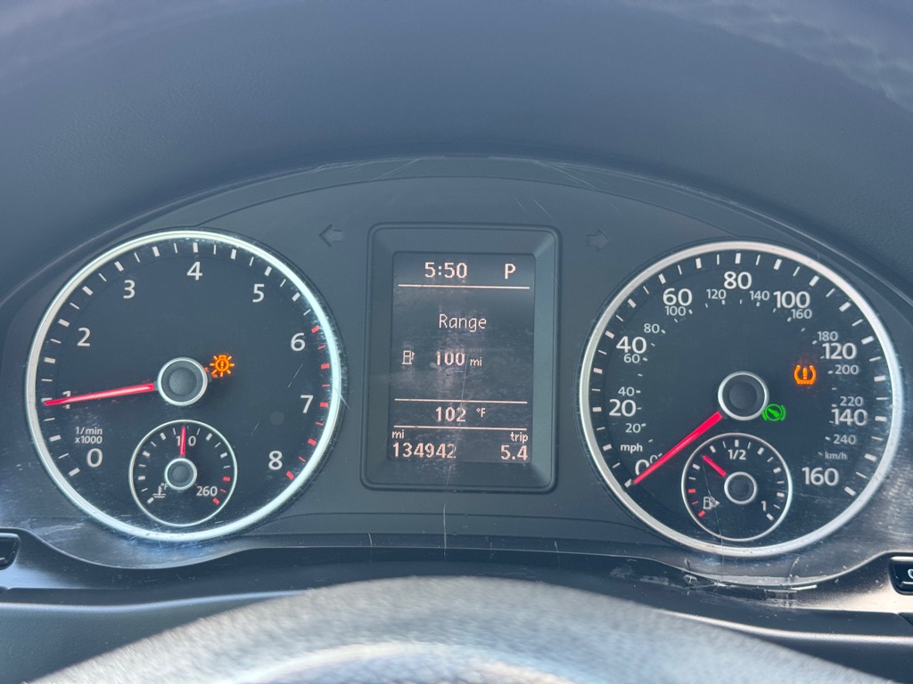 Photo 14 of this VOLKSWAGEN TIGUAN
