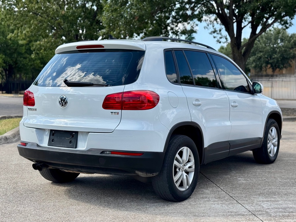 Photo 3 of this VOLKSWAGEN TIGUAN