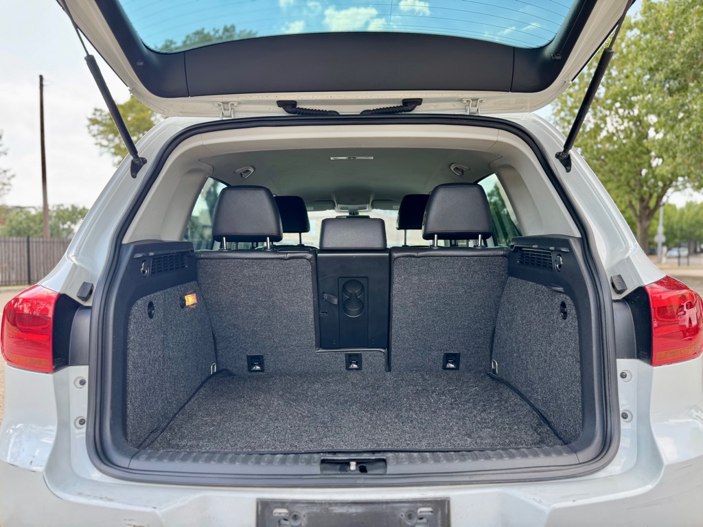 Photo 29 of this VOLKSWAGEN TIGUAN