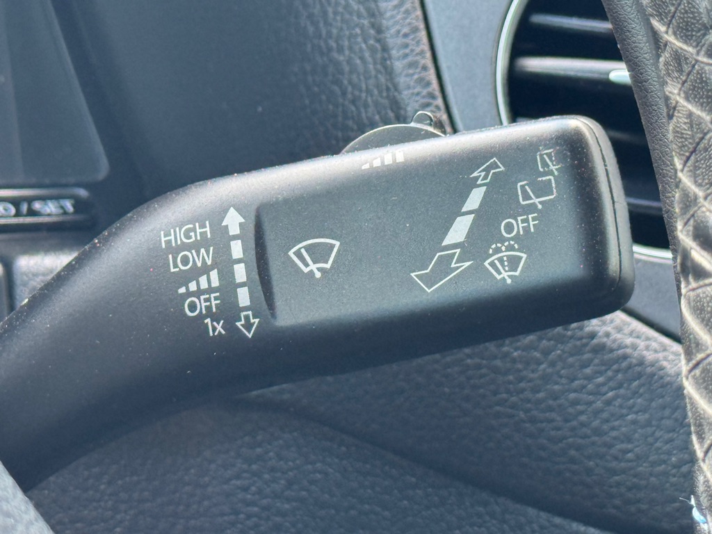 Photo 13 of this VOLKSWAGEN TIGUAN