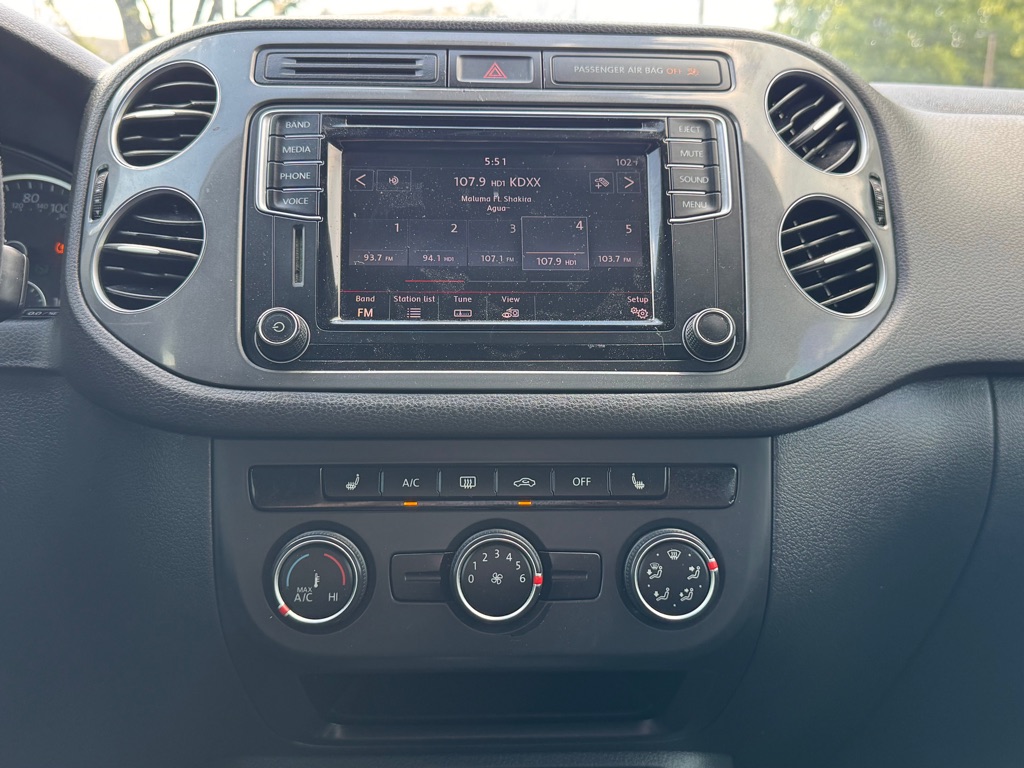 Photo 17 of this VOLKSWAGEN TIGUAN