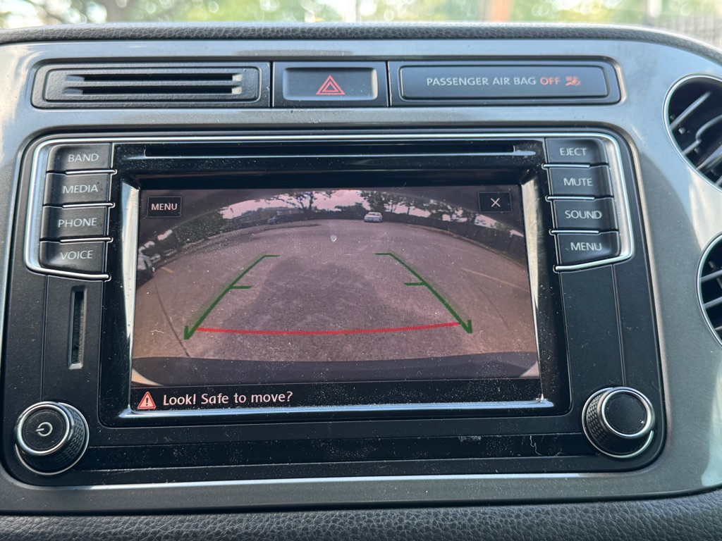 Photo 19 of this VOLKSWAGEN TIGUAN