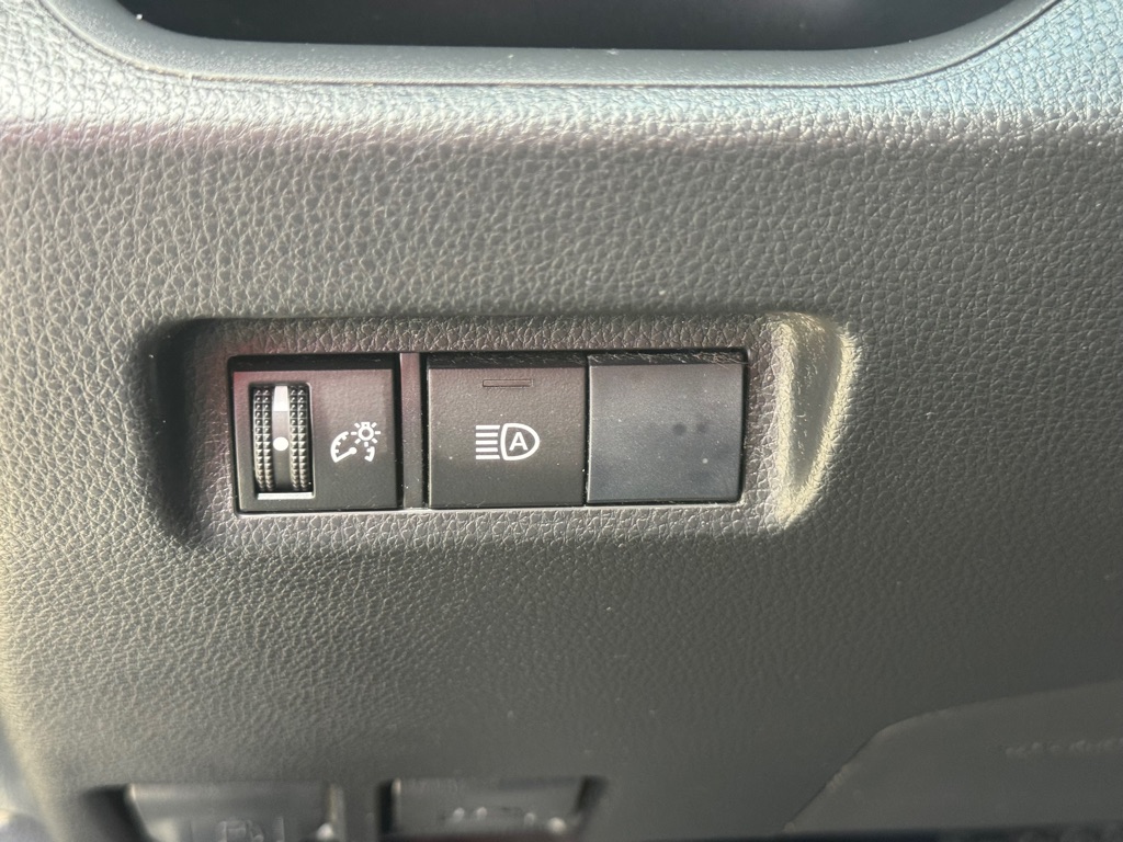 Photo 8 of this TOYOTA RAV4