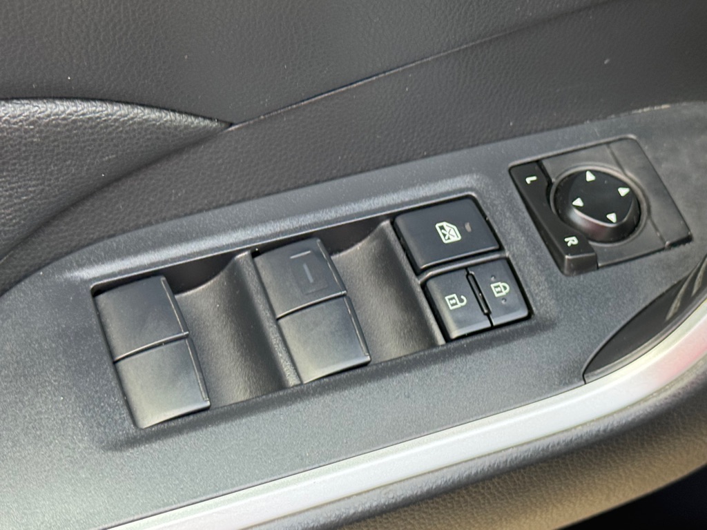 Photo 6 of this TOYOTA RAV4
