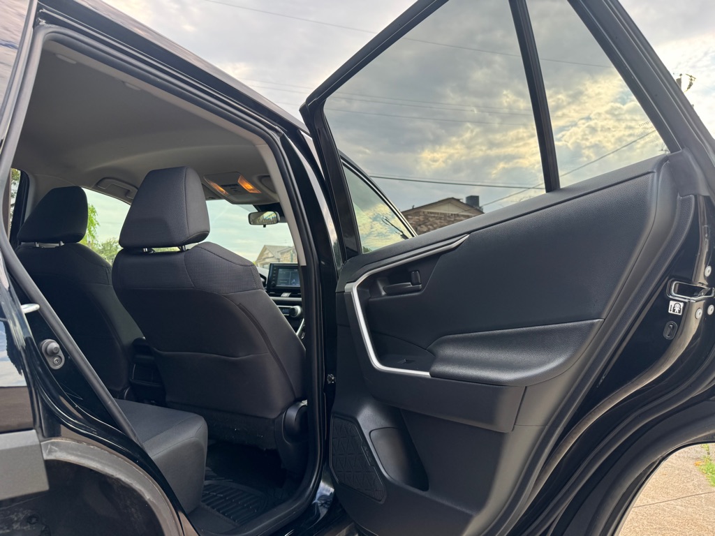 Photo 24 of this TOYOTA RAV4