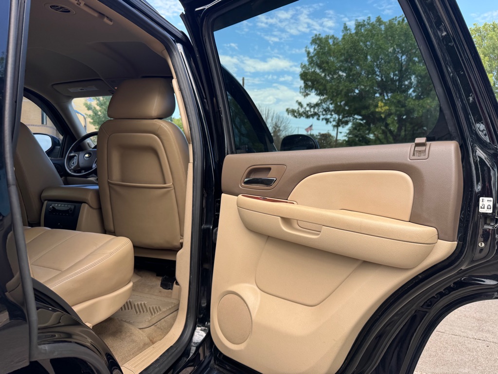 Photo 25 of this CHEVROLET TAHOE