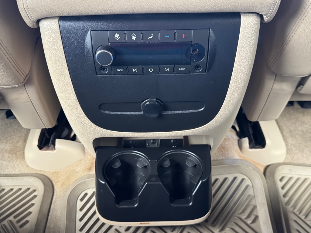 Photo 21 of this CHEVROLET TAHOE