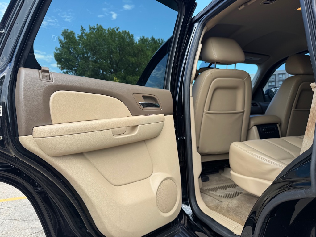 Photo 22 of this CHEVROLET TAHOE