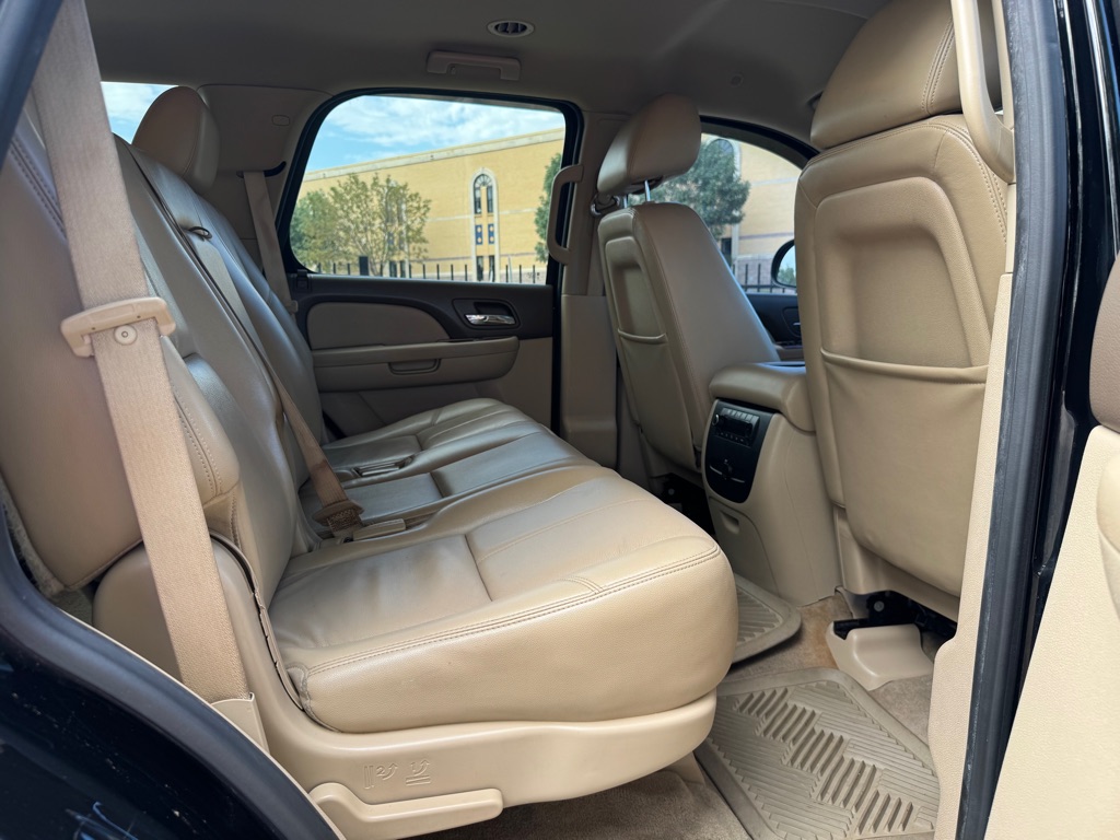 Photo 26 of this CHEVROLET TAHOE