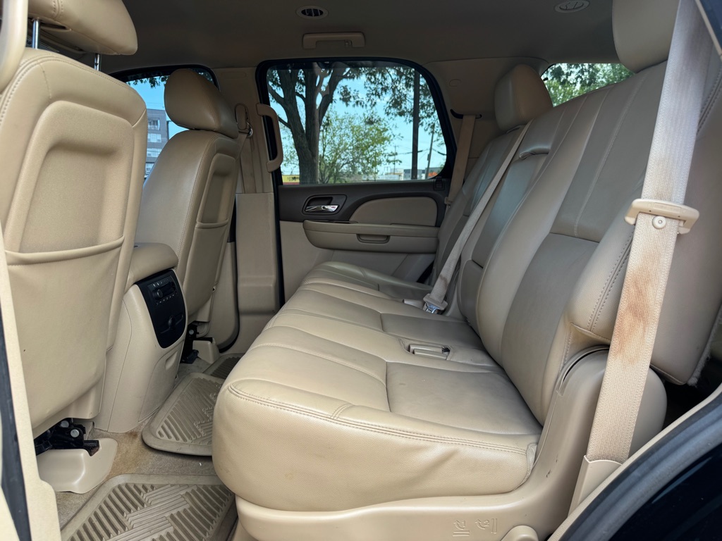 Photo 23 of this CHEVROLET TAHOE