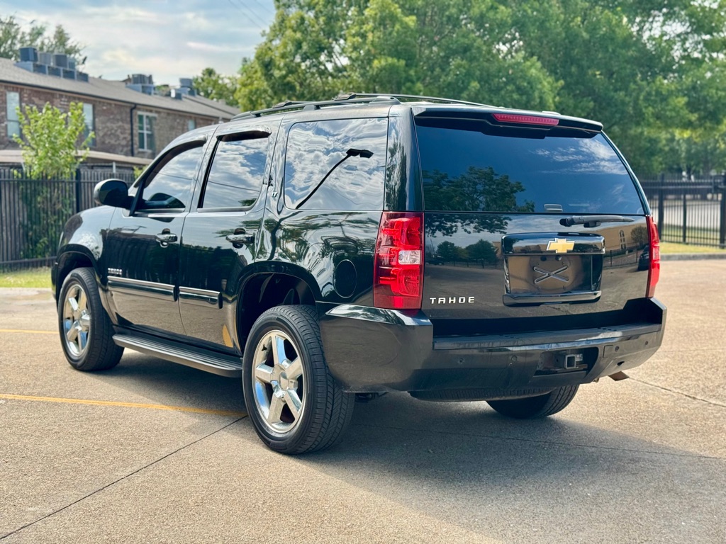 Photo 4 of this CHEVROLET TAHOE